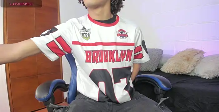 Snapshot of kleo_helenos chatting on December 1, 11:38 pm kleo helenos online show from December 1, 11:38 pm