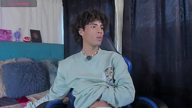 kleo helenos online show from February 17, 10:51 pm