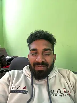 Snapshot of Handsomehunk_4U chatting on December 13, 7:25 am Handsomehunk 4U online show from December 13, 7:25 am