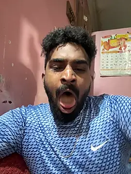 Snapshot of Handsomehunk_4U chatting on December 13, 4:16 pm Handsomehunk 4U online show from December 13, 4:16 pm