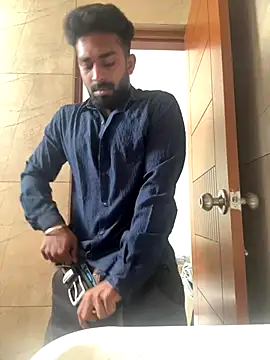 Snapshot of Handsomehunk_4U chatting on December 18, 8:30 am Handsomehunk 4U online show from December 18, 8:30 am