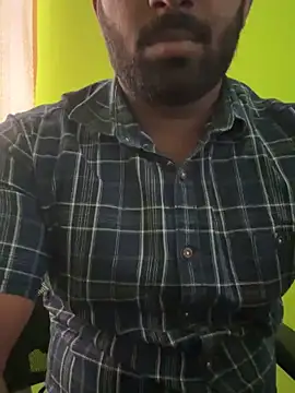 Snapshot of Handsomehunk_4U chatting on February 5, 10:08 am Handsomehunk 4U online show from February 5, 10:08 am