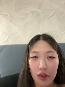 Snapshot of Aiko_Yumi chatting on January 26, 4:09 pm Aiko Yumi online show from January 26, 4:09 pm