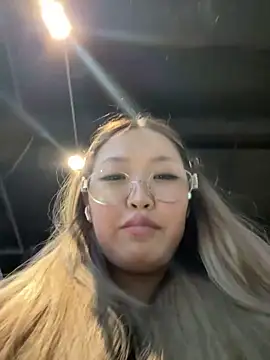 Snapshot of Aiko_Yumi chatting on October 26, 6:30 pm Aiko Yumi online show from October 26, 6:30 pm