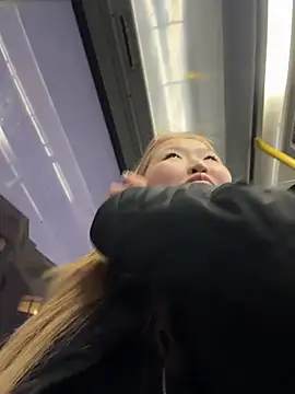 Aiko Yumi online show from April 22, 5:53 pm