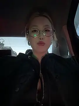 Aiko Yumi online show from April 24, 5:59 pm