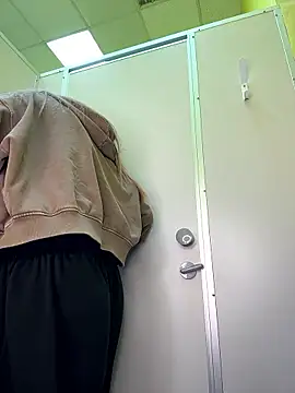 Snapshot of Aiko_Yumi chatting on January 13, 3:05 pm Aiko Yumi online show from January 13, 3:05 pm