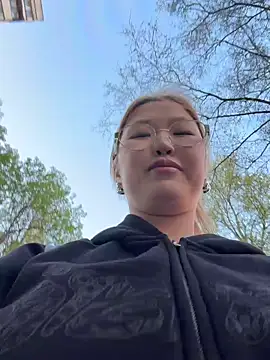 Aiko Yumi online show from May 8, 5:28 pm