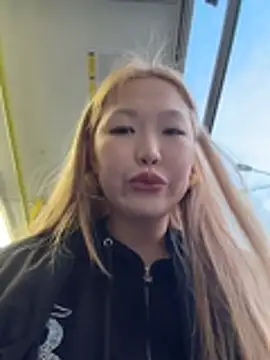 Aiko Yumi online show from April 14, 4:56 pm