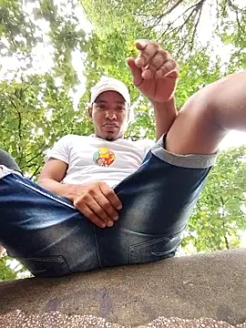 Grandeygruesa1 online show from March 10, 9:19 pm