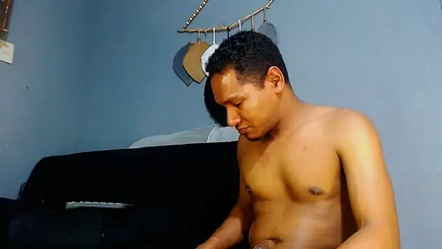 Grandeygruesa1 online show from March 18, 2:06 pm