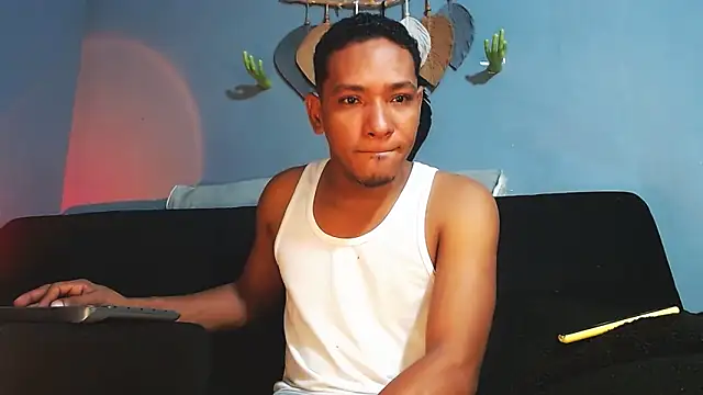 Snapshot of Grandeygruesa1 chatting on June 14, 8:15 am Grandeygruesa1 online show from June 14, 8:15 am
