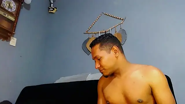 Grandeygruesa1 online show from March 3, 9:48 pm