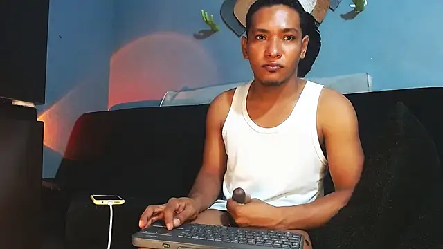 Snapshot of Grandeygruesa1 chatting on June 10, 10:49 am Grandeygruesa1 online show from June 10, 10:49 am