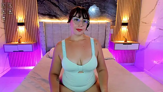 Snapshot of andreina26_ chatting on May 11, 10:18 pm andreina26 online show from May 11, 10:18 pm