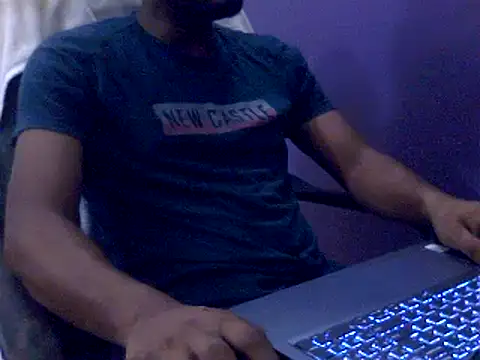 Snapshot of akinston chatting on July 12, 5:30 am akinston online show from July 12, 5:30 am