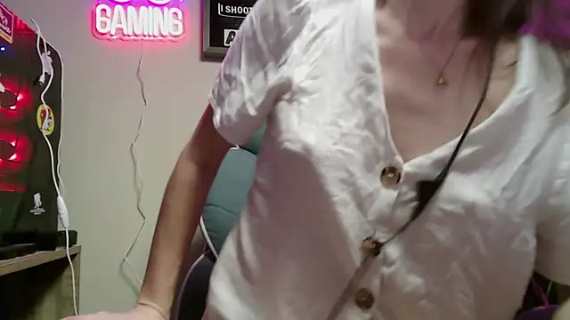 Nerdylilbirdie online show from January 9, 7:26 am