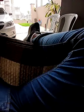 Snapshot of braza66 chatting on December 4, 2:42 pm braza66 online show from December 4, 2:42 pm