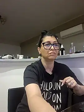 Snapshot of Milf_Abigail chatting on September 20, 3:33 am Milf Abigail online show from September 20, 3:33 am