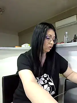 Snapshot of Milf_Abigail chatting on March 11, 3:25 am Milf Abigail online show from March 11, 3:25 am