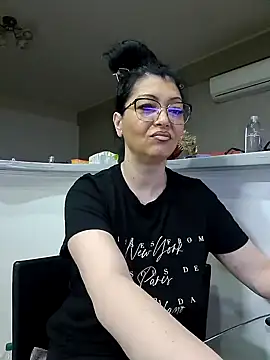 Snapshot of Milf_Abigail chatting on March 15, 10:11 pm Milf Abigail online show from March 15, 10:11 pm