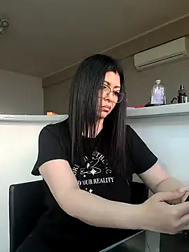 Snapshot of Milf_Abigail chatting on March 7, 5:29 am Milf Abigail online show from March 7, 5:29 am