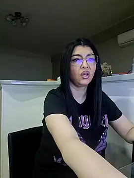 Snapshot of Milf_Abigail chatting on March 9, 12:53 am Milf Abigail online show from March 9, 12:53 am