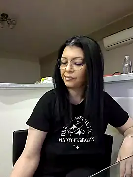 Snapshot of Milf_Abigail chatting on March 19, 2:27 am Milf Abigail online show from March 19, 2:27 am