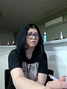 Milf Abigail online show from April 18, 1:41 am