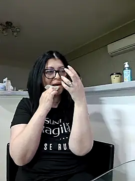 Milf Abigail online show from April 19, 12:44 am