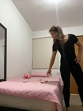 Alicia ALICIA online show from March 22, 6:31 pm