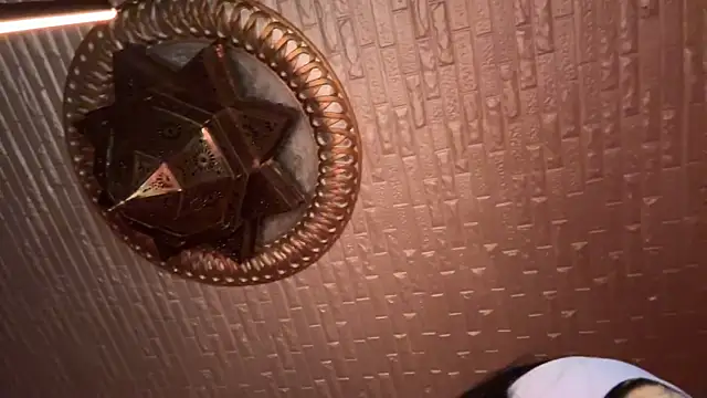 Snapshot of ORLA86 chatting on March 4, 8:05 pm ORLA86 online show from March 4, 8:05 pm