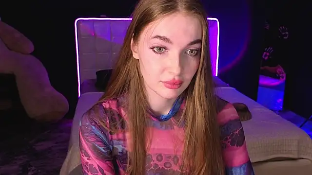 Snapshot of LissaCain chatting on November 18, 9:23 am LissaCain online show from November 18, 9:23 am