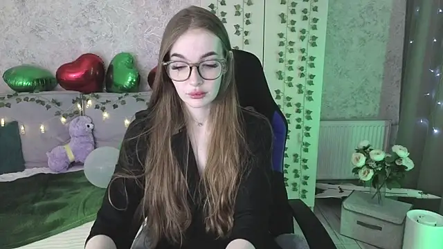 LissaCain online show from March 26, 2:43 am