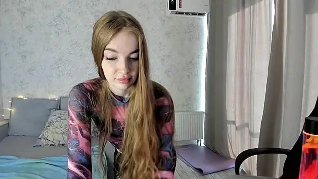 Snapshot of LissaCain chatting on September 18, 4:26 am LissaCain online show from September 18, 4:26 am