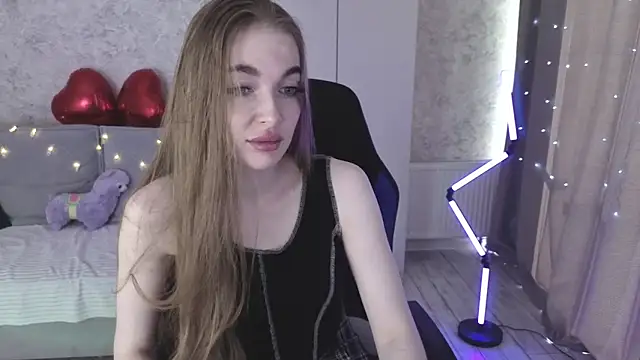LissaCain online show from April 14, 2:38 am