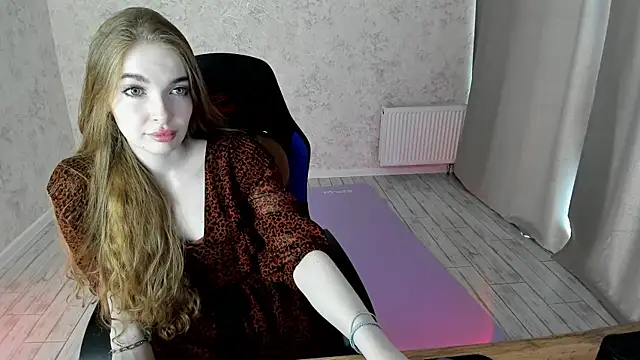 Snapshot of LissaCain chatting on March 8, 6:54 am LissaCain online show from March 8, 6:54 am