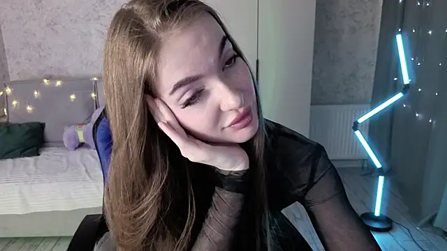 LissaCain online show from April 19, 4:13 am