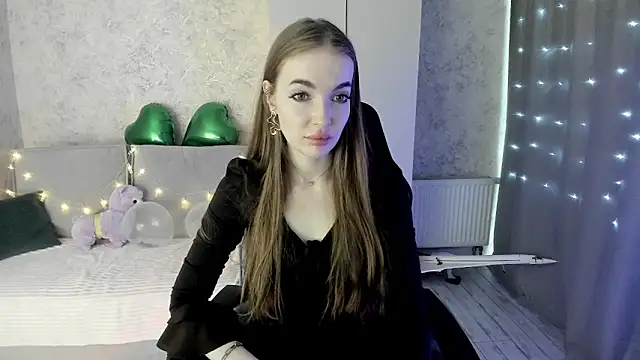 LissaCain online show from March 18, 5:32 am