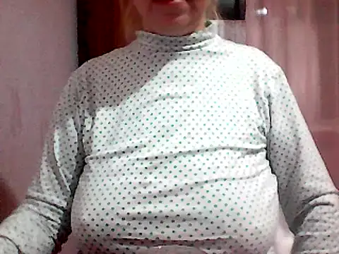 Snapshot of AnaXBerry chatting on March 3, 5:41 pm AnaXBerry online show from March 3, 5:41 pm