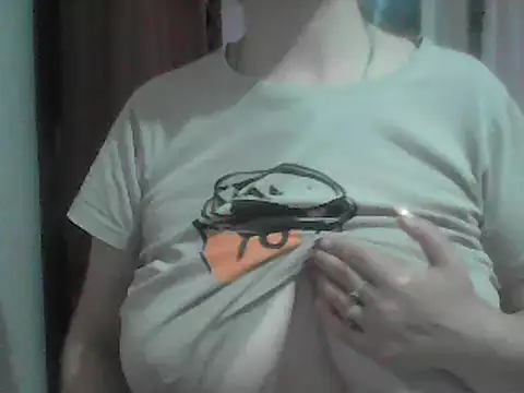 Snapshot of AnaXBerry chatting on June 7, 6:24 pm AnaXBerry online show from June 7, 6:24 pm
