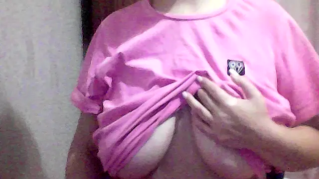 Snapshot of AnaXBerry chatting on October 9, 6:08 pm AnaXBerry online show from October 9, 6:08 pm