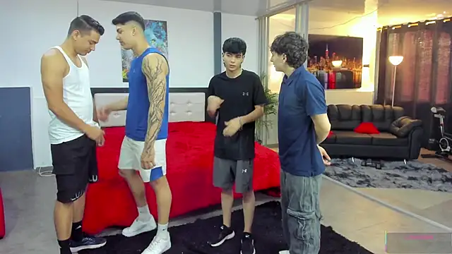 Snapshot of badguyss_bisex chatting on February 27, 11:43 am badguyss bisex online show from February 27, 11:43 am