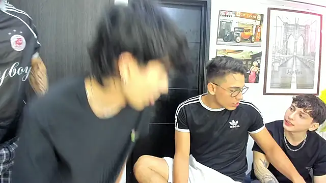 badguyss bisex online show from March 16, 12:29 am