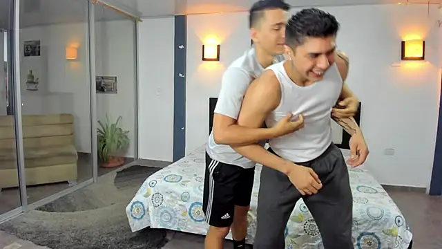 Snapshot of badguyss_bisex chatting on January 19, 11:36 am badguyss bisex online show from January 19, 11:36 am