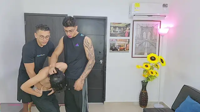 badguyss bisex online show from May 26, 11:19 am