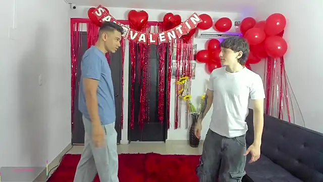 Snapshot of badguyss_bisex chatting on February 12, 11:32 am badguyss bisex online show from February 12, 11:32 am