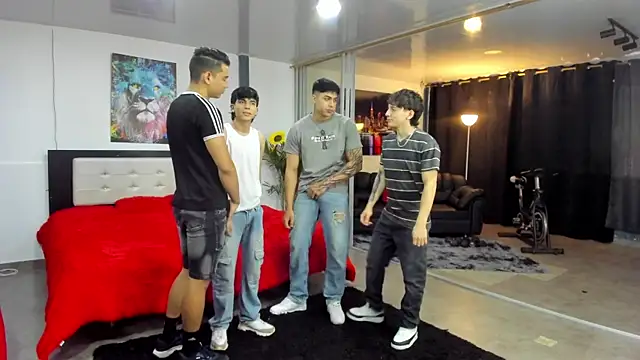 Snapshot of badguyss_bisex chatting on February 25, 11:32 am badguyss bisex online show from February 25, 11:32 am