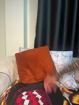 Snapshot of Bella_kiki chatting on June 11, 3:42 pm Bella kiki online show from June 11, 3:42 pm