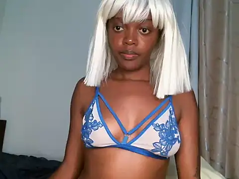 Snapshot of Bella_kiki chatting on February 21, 9:54 pm Bella kiki online show from February 21, 9:54 pm